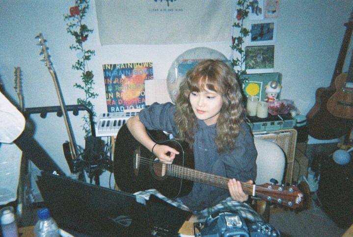 [INTERVIEW] Yeju, who knit a ‘life vest’ from&nbsp;music